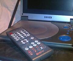 DVD player portabil 7 inch 2 buc. Husa si Telecomanda