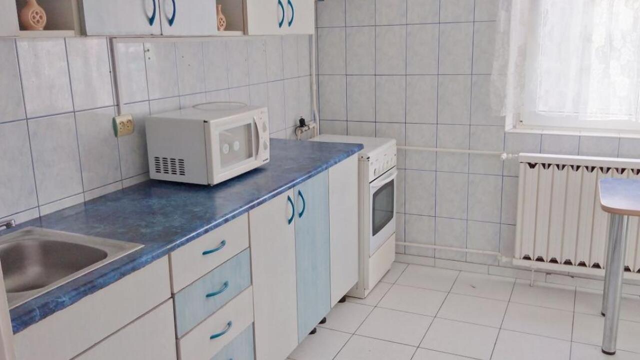 Dau in chirie apartament 3 camere zona Panduri sector 5 Dau in chirie apartament 3 camere zona Panduri sector 5