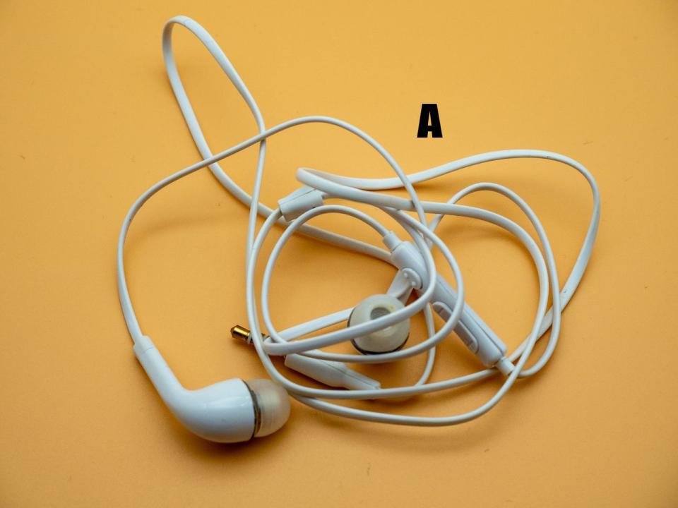 Casti in ear Bluetooth + accesorii, casti cu fir - 3/4