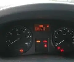 Autoutilitara Renault si autoturism Hyundai