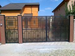 Confectii metalice in Bucuresti – Garduri si porti metalice
