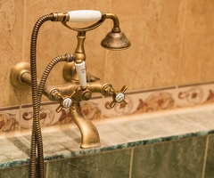 Vand conac sec.XIX, evaluat in primele 10 din Ro,renovat la granita de vest.