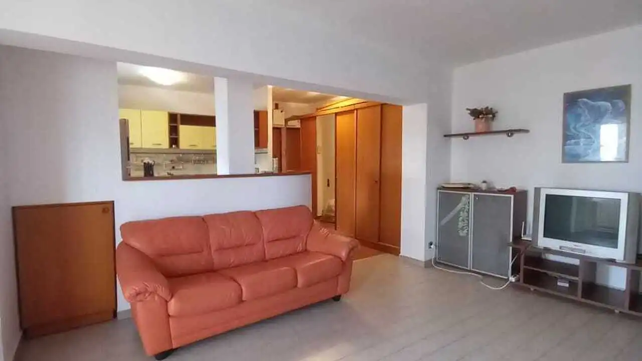 Inchiriez ap. 2 camere sector 3 Mihai Bravu - 10/10
