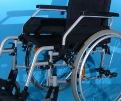 Scaun cu rotile din aluminiu Drive latime sezut 45 cm