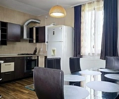 Inchiriez apartament de 3 camere in Otopeni
