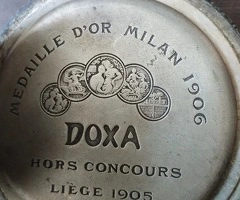 ceas vintage DOXA