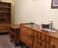 Mobila veche, set 5 piese din lemn masiv cu furnir de nuc – stare foarte buna