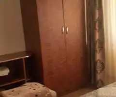 Inchiriez apartament cu 2 camere decomandate