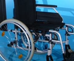 Scaun cu rotile Drive   latime sezut 45 cm