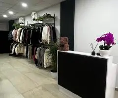 Haine pentru femei in blocul DC5 Ramnicu Valcea