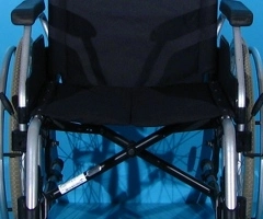 Scaun cu rotile Meyra   latime sezut 46 cm