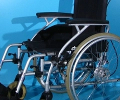 Scaun cu rotile - Drive   latime sezut 42 cm