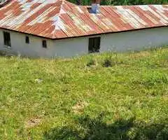 Vanzare teren intravilan+casă bătrânească, zonă turistică, Novaci-Gorj