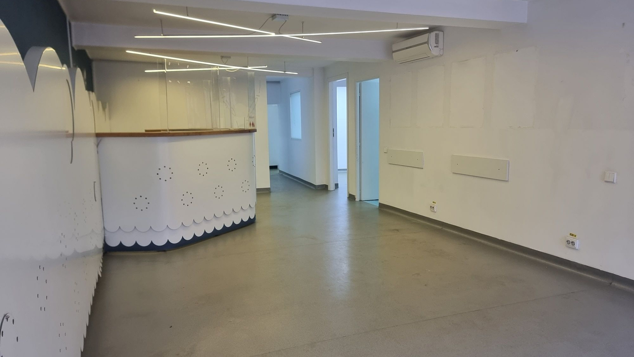 Dacia Piata Gemeni pretabil activitati diverse - 1/7