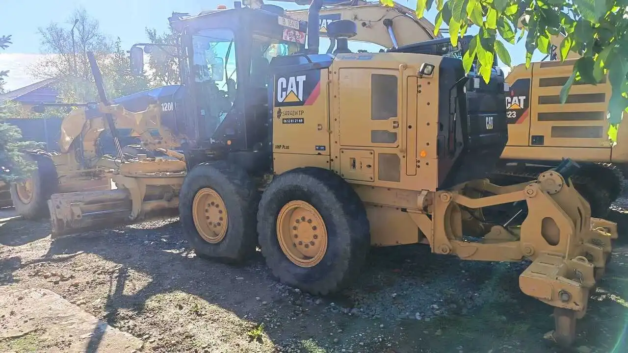 Închiriere Autogreder - 2/3