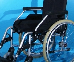 Scaun cu rotile  Meyra - latime sezut 43 cm