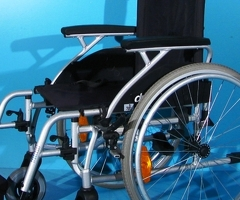 Scaun cu rotile din aluminiu Drive - latime sezut 45 cm