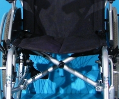 Scaun cu rotile din aluminiu Drive - latime sezut 45 cm