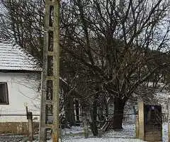 Vand casa cu cabana in curte