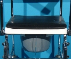 Scaun cu rotile si wc