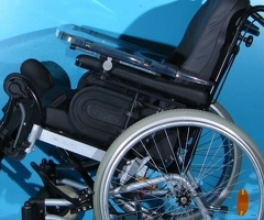 Scaun cu rotile nepliabil pentru adulti