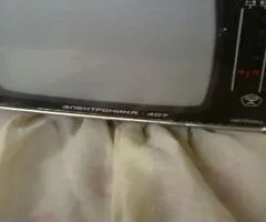 Televizor portabil alb negru foarte rar 5 inci