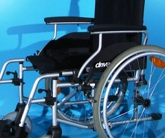 Scaun cu rotile  Drive - latime sezut 48 cm