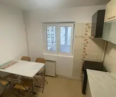 Inchiriez apartament 2 camere decomandat