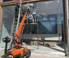 Inchiriere robot pentru sticla