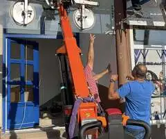 Inchiriere robot pentru sticla