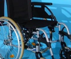 Scaun cu rotile  Breezy - latime sezut 40 cm