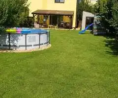 Casă P+1E cu 540 mp teren, garaj și curte amenajată – Dealul Verde, Vidra