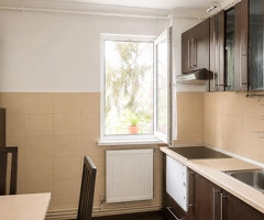 Astra - apartament cu 2 camere, zonă verde și liniștită.