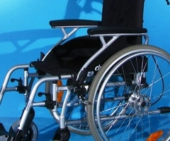 Scaun cu rotile din aluminiu  Drive - latime sezut 39 cm